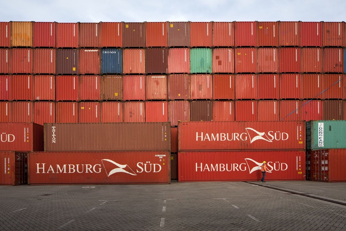 Hamburg Sud containers