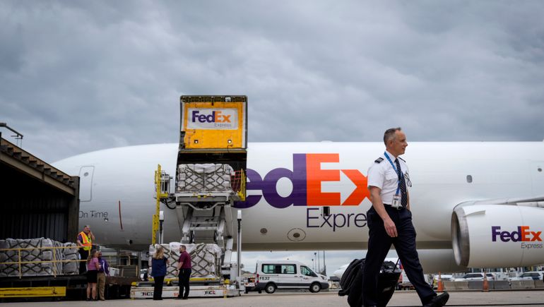 FedEx Express pilots reject tentative contract agreement.jpg