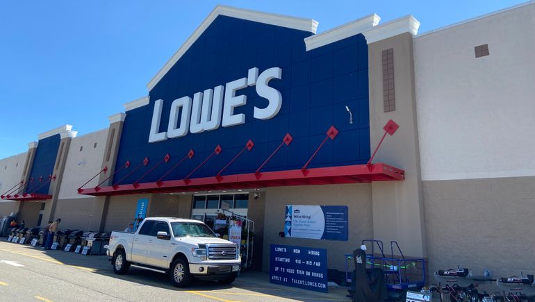 Lowes expands same day delivery nationwide with OneRail.jpg