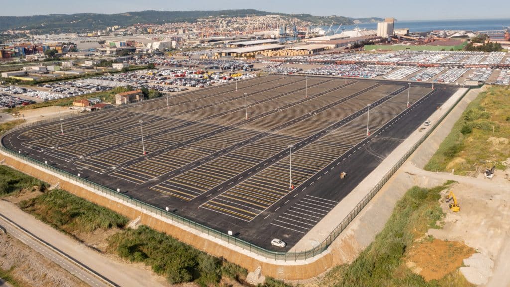 New storage space for additional 3,500 cars at Port of Koper