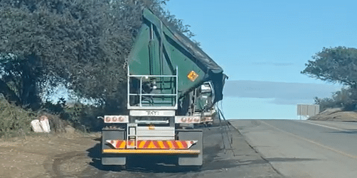 Ore dust dumping in Komatipoort raises concern.png
