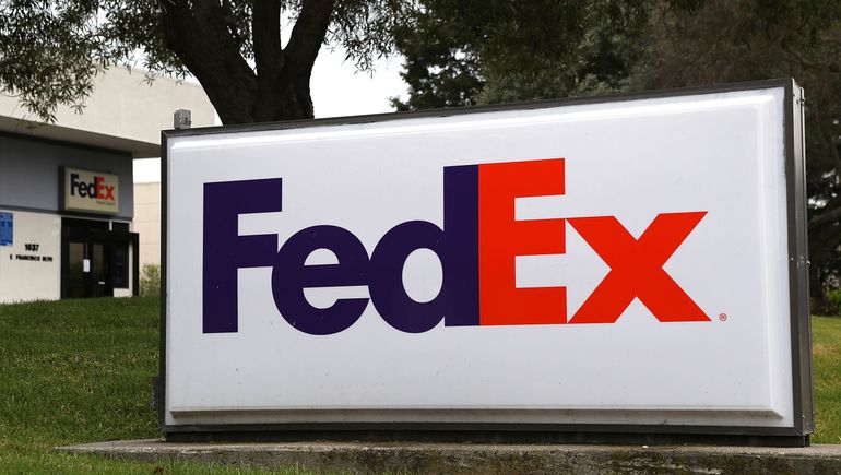 FedEx plans layoffs at 5 facilities impacting 843 employees.jpg