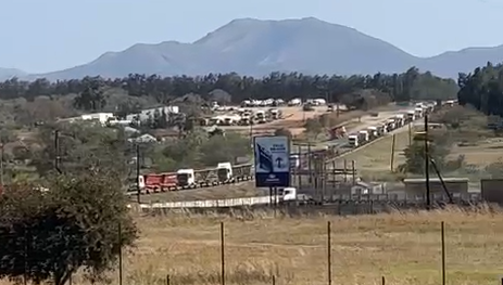 Lebombo ore truck queue grows to more than 1100 tippers.png